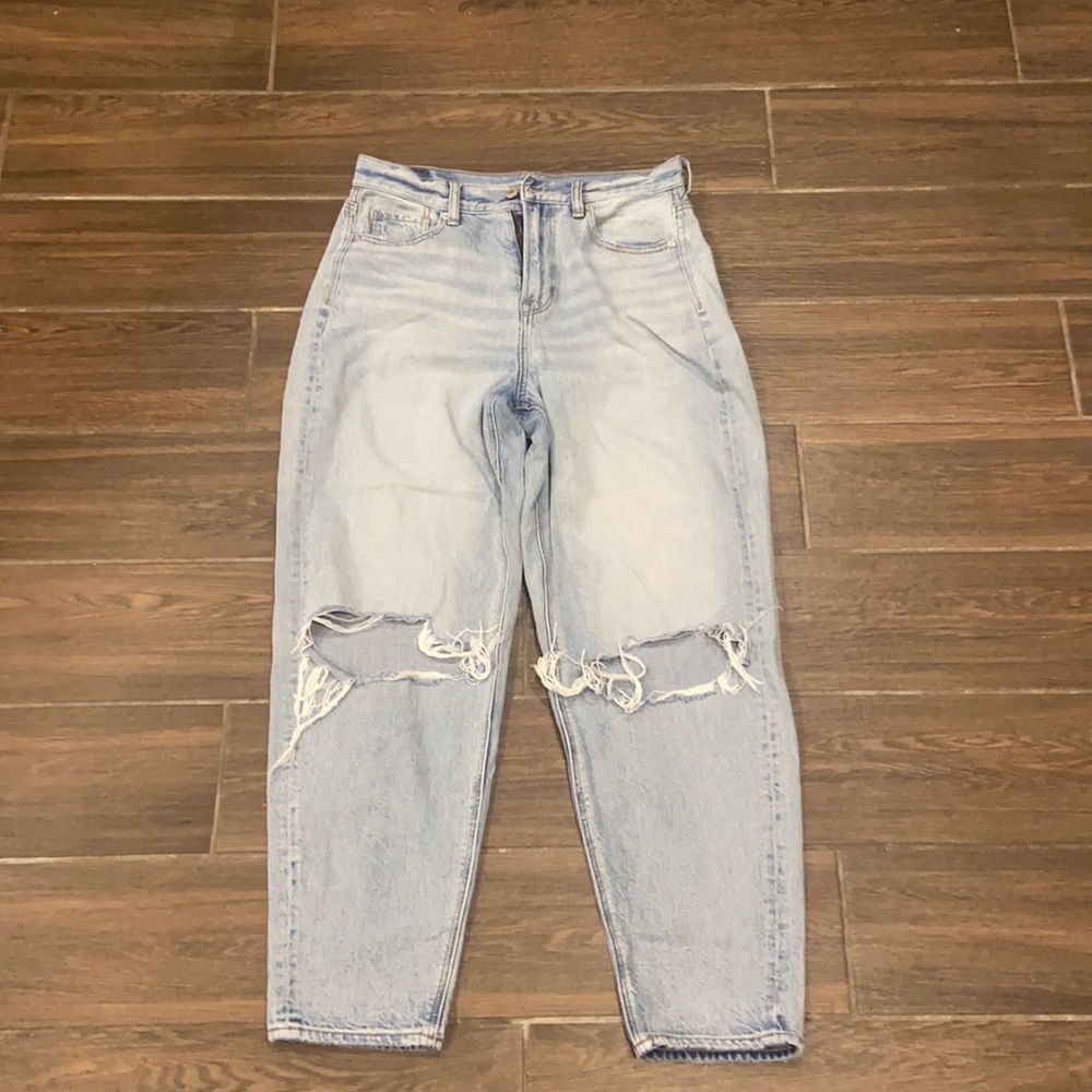 High waisted jeans